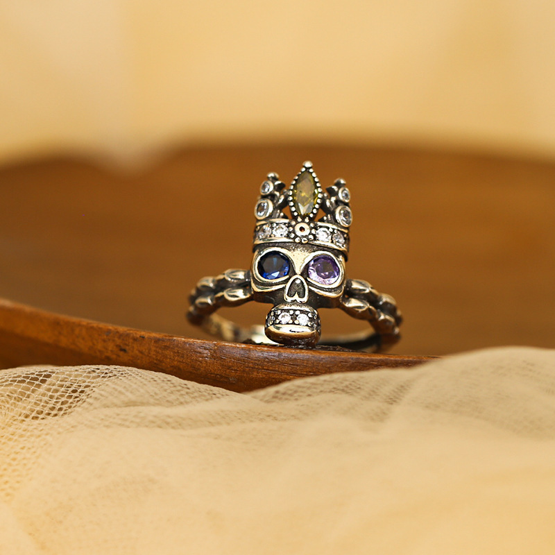 King skull ring niche design
