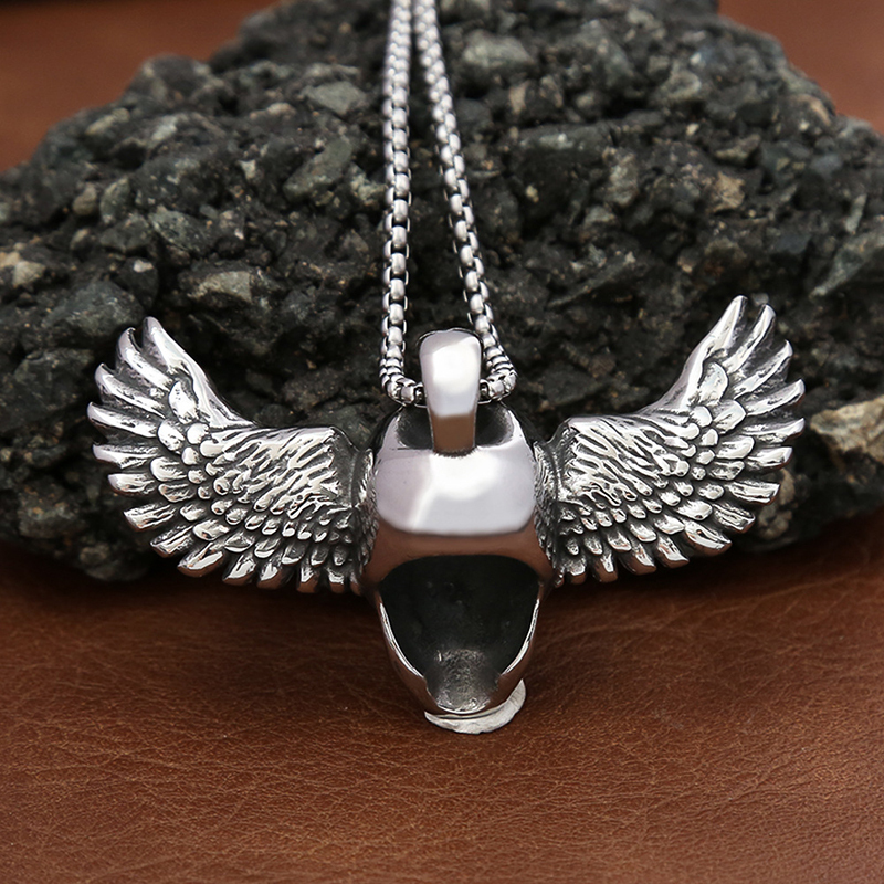 Skull Domineering Feather Pendant Necklace