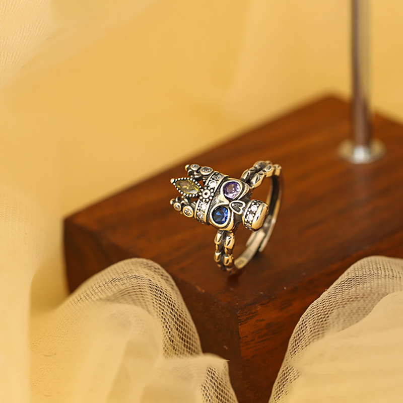 King skull ring niche design