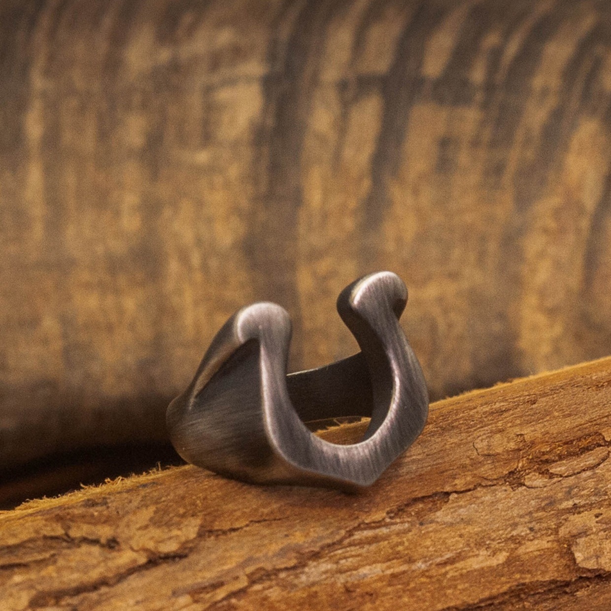 Rock Punk Horseshoe Ring