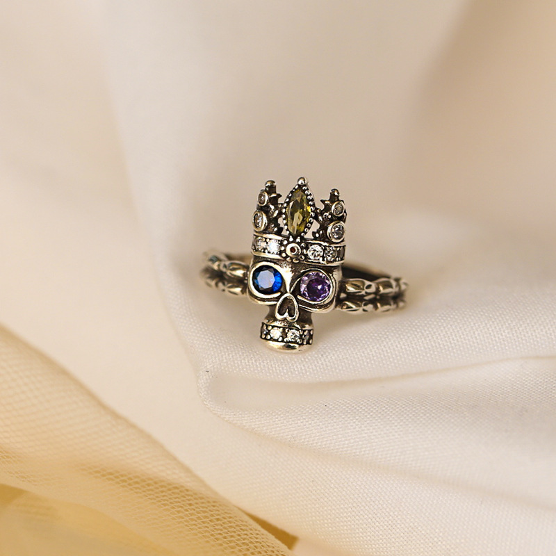 King skull ring niche design