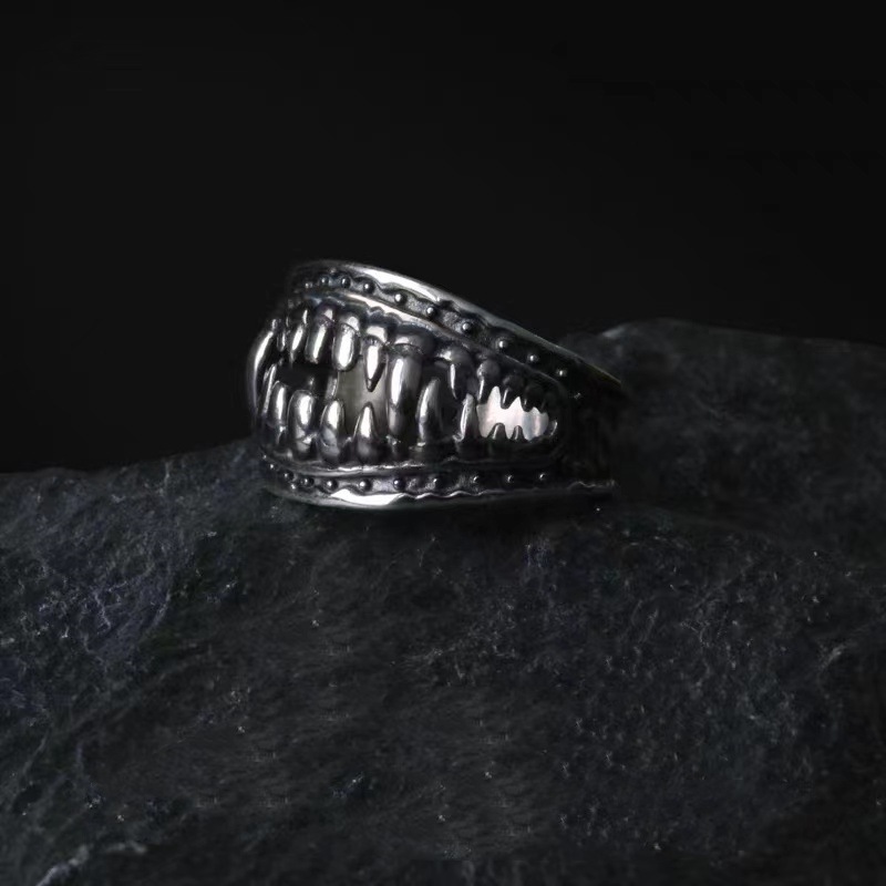 Venom Tooth Domineering Silver Gothic Index Finger Ring