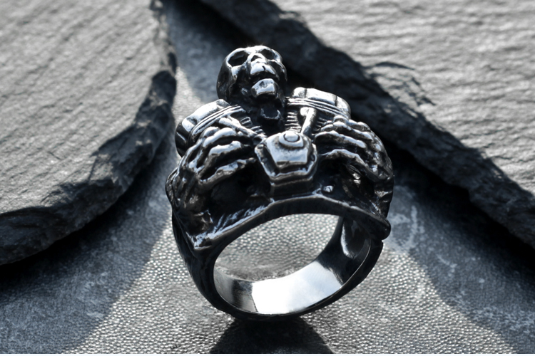 Heavy Undead Engine Ring