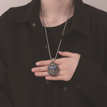 Lion head sweater necklace