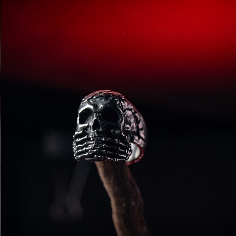 Punk skull ring