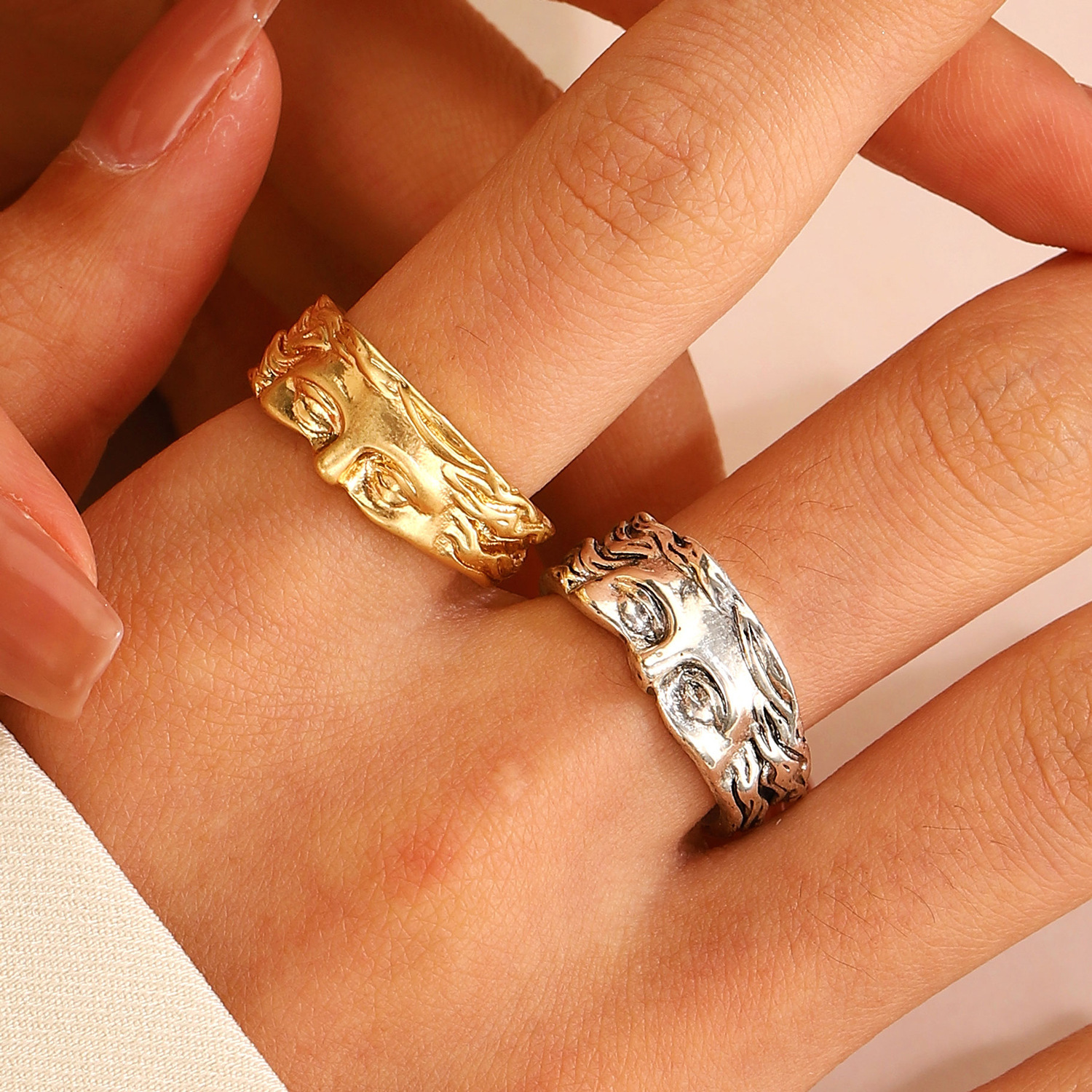 Half face ring