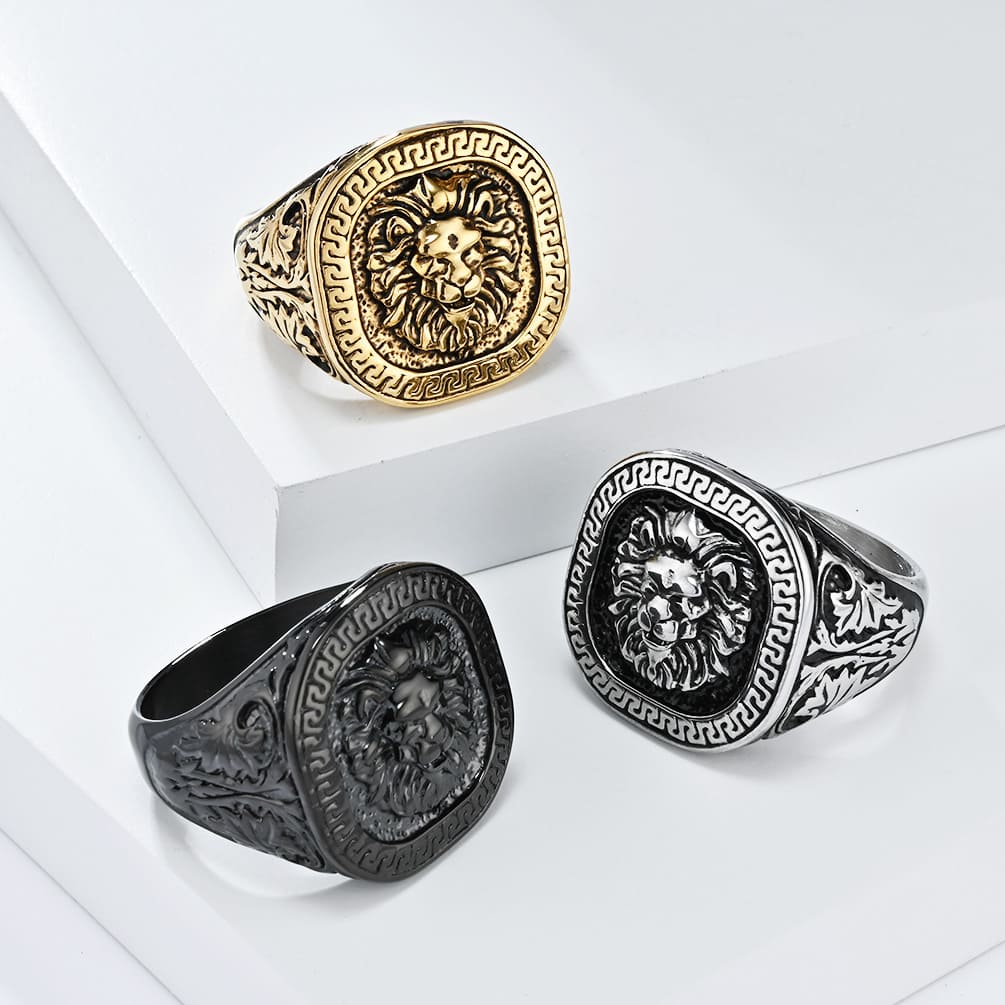 Vintage, bold lion-patterned ring