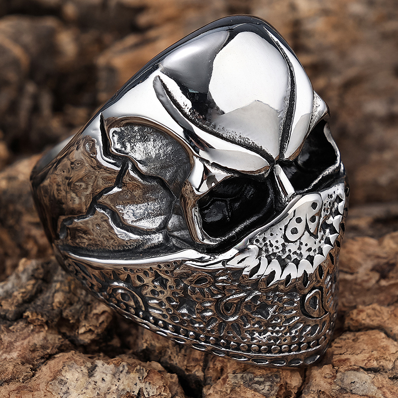 Patterned mask skull ring