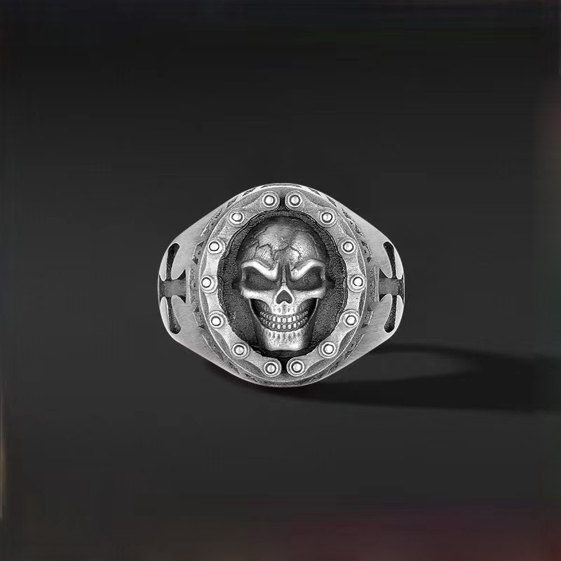Skull personality high street ring