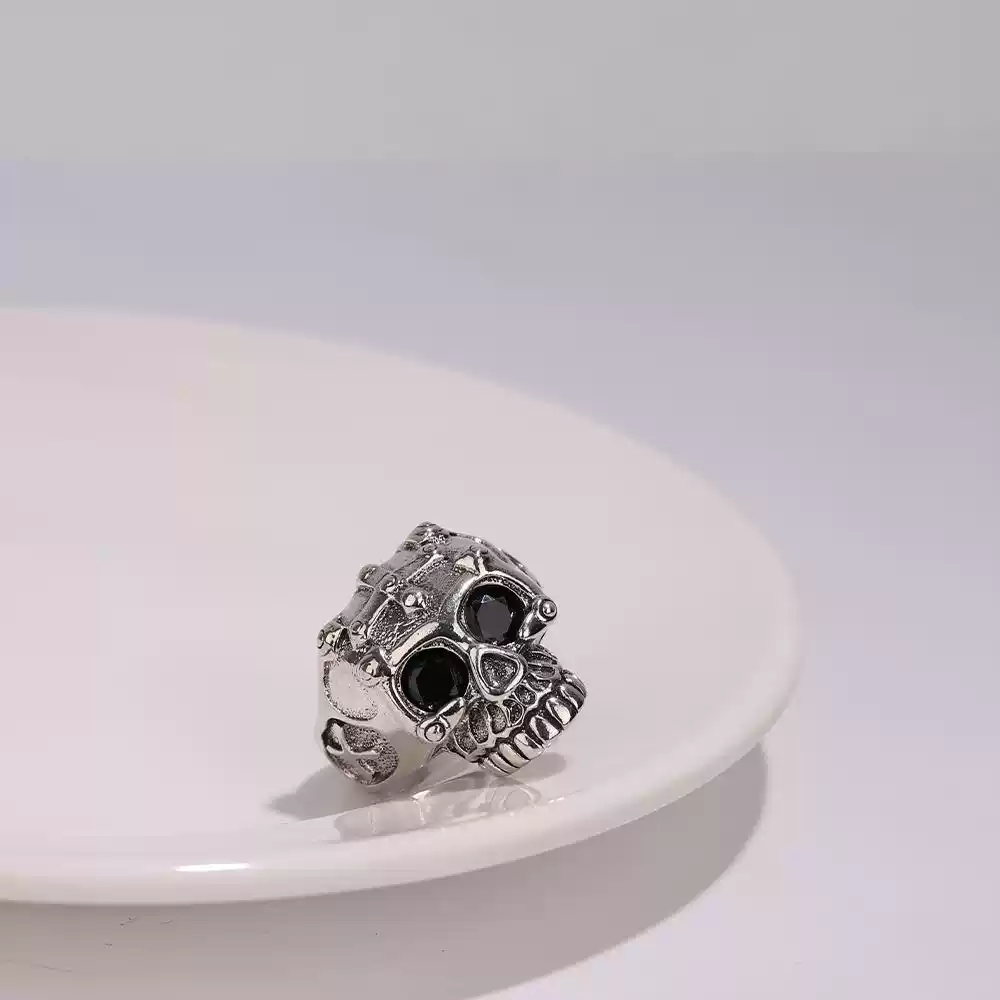 Black diamond skull ring