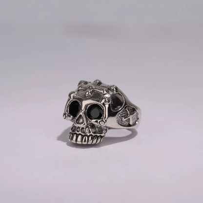 Black diamond skull ring