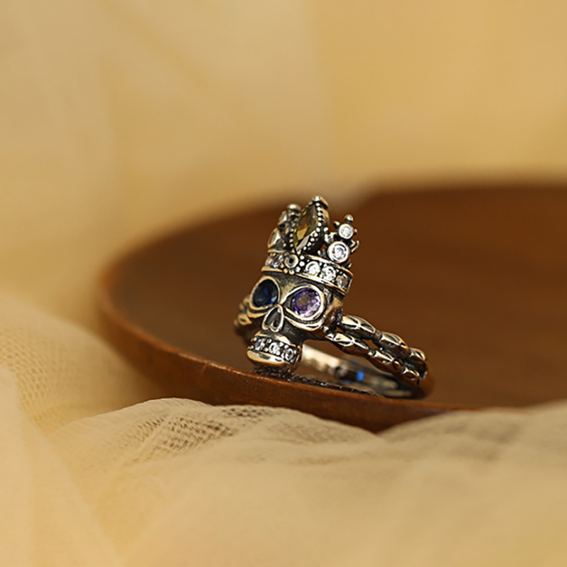 King skull ring niche design