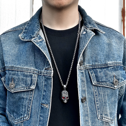 Red eye skull necklace