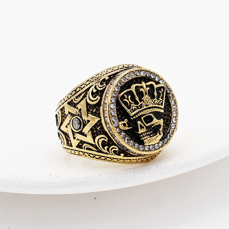 Personalized retro crown skull hip-hop ring