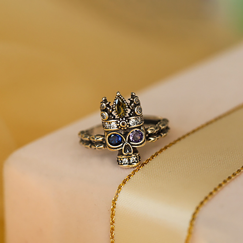 King skull ring niche design