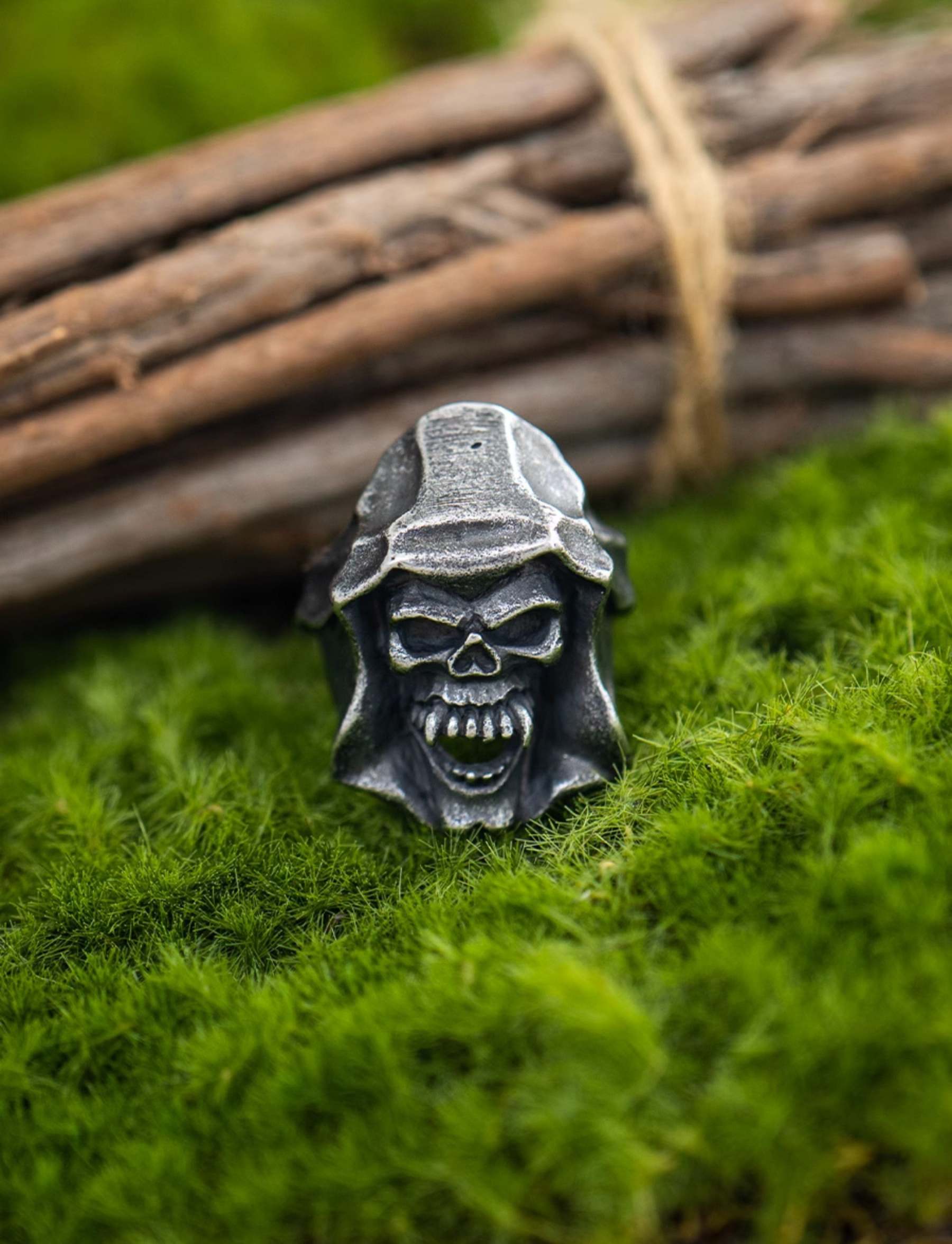 Giant Necromancer Skeleton Ring