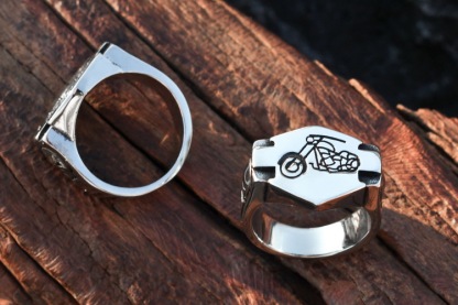 Skull motorcycle ring