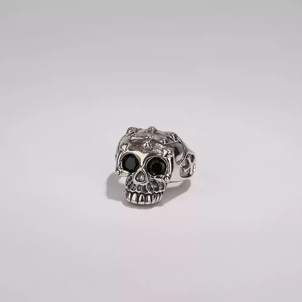 Black diamond skull ring