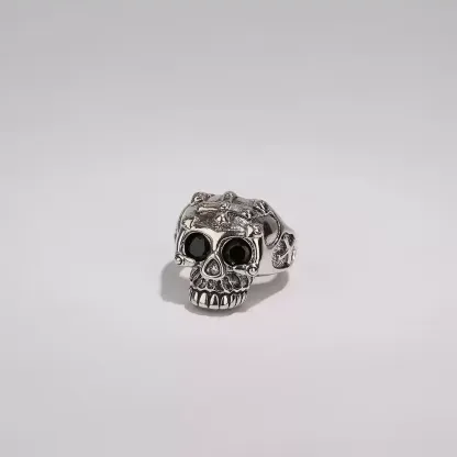 Black diamond skull ring