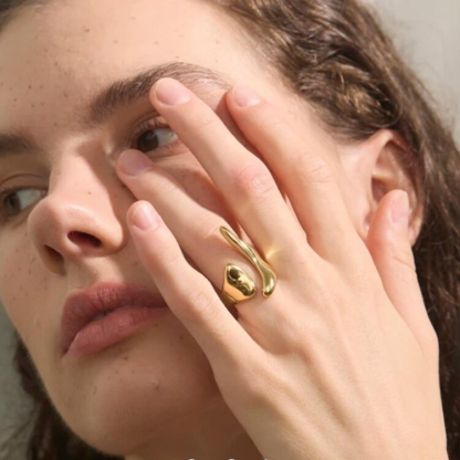 Irregularly shaped ring