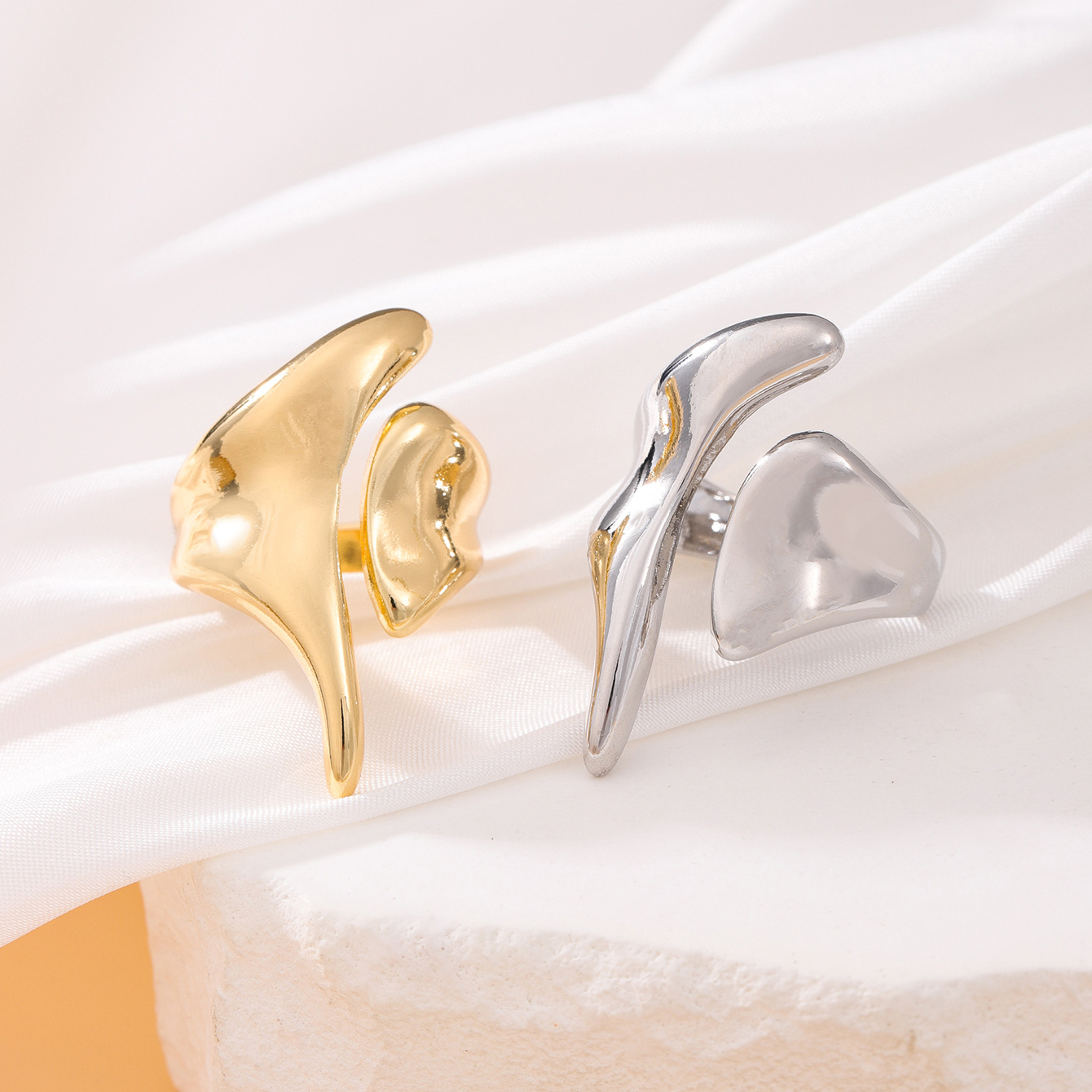 Irregularly shaped ring