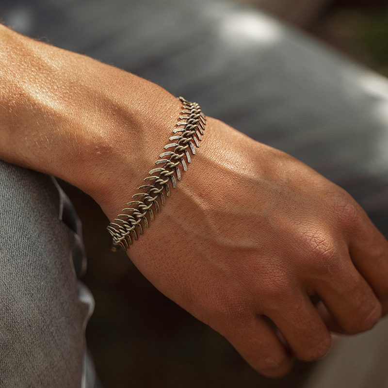Spine chain bracelet