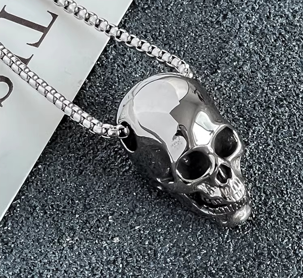 Punk style skull necklace