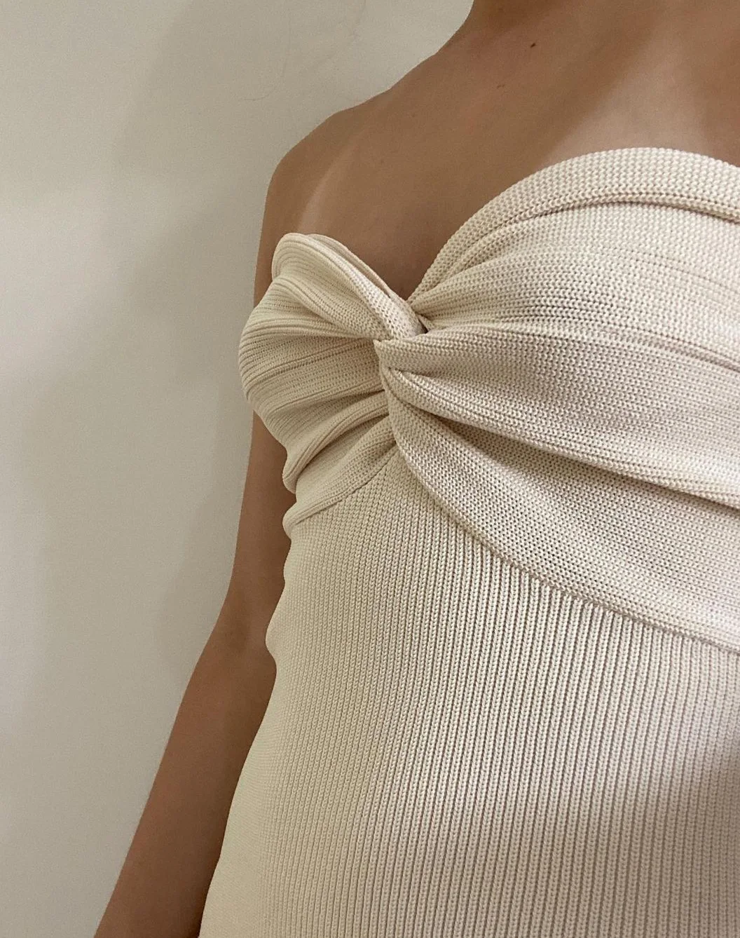 Ootddress Strapless Knit Maxi Dresses For Women Summer Beach Party Bodycon Dress Off-Shoulder Twist Knitting Evening Backless Dress 27 Ootddress Strapless Knit Maxi Dresses For Women Summer Beach Party Bodycon Dress Off-Shoulder Twist Knitting Evening Backless Dress