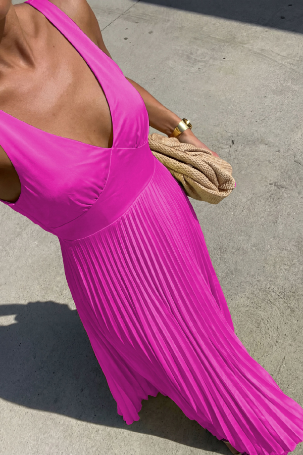 Solid Color V-neck Sleeveless Fitted Waist Backless Pleated Maxi Dress