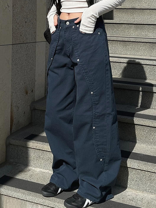The Rivet Design Is Irregular And Loose Cargo Jeans