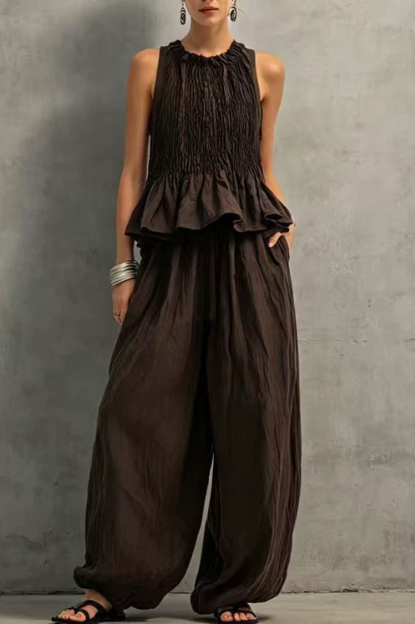 Retro-style pleated sleeveless top and wide-leg pants set