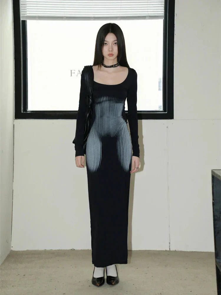 Optical Illusion Body Print Scoop Neck Long Sleeve Maxi Dress