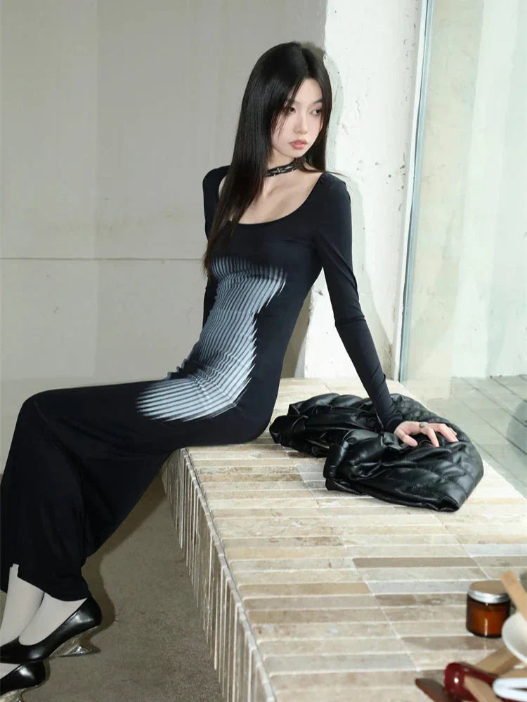 Optical Illusion Body Print Scoop Neck Long Sleeve Maxi Dress