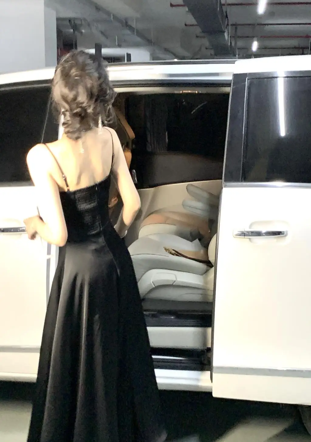 New Summer Satin Midi Dress Women Slim Spaghetti Strap Elegant Party Dresses Wedding Evening Birthday Backless Prom Robe Clothes 40 New Summer Satin Midi Dress Women Slim Spaghetti Strap Elegant Party Dresses Wedding Evening Birthday Backless Prom Robe Clothes