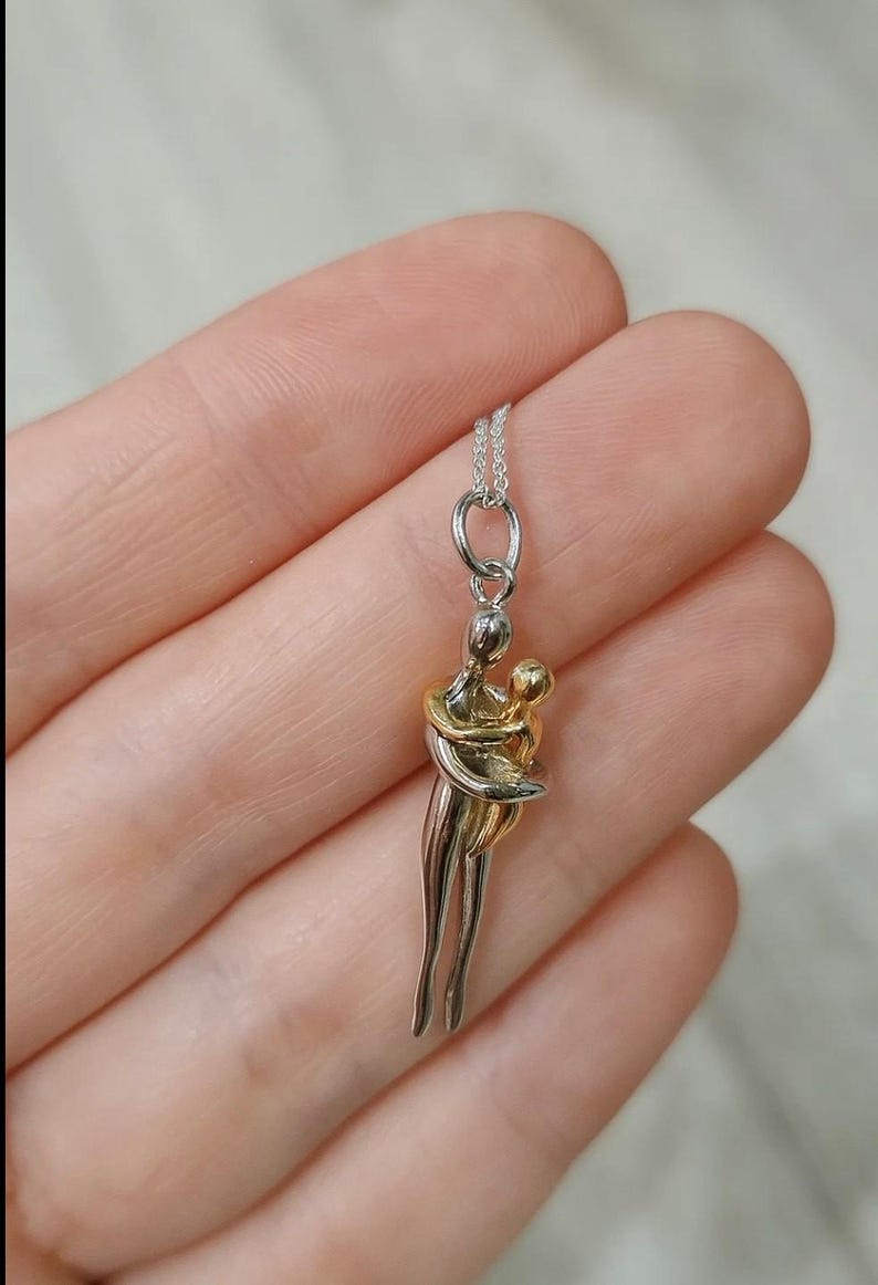 Hug Necklace – Mom & Child Pendant Love Hug Embrace Necklace Gift for Mom