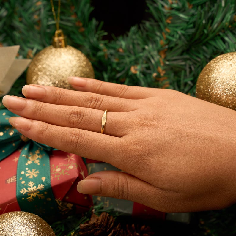 Personalized Birthflower Ring – Dainty Stacking Floral Ring Mother’s Day Gift