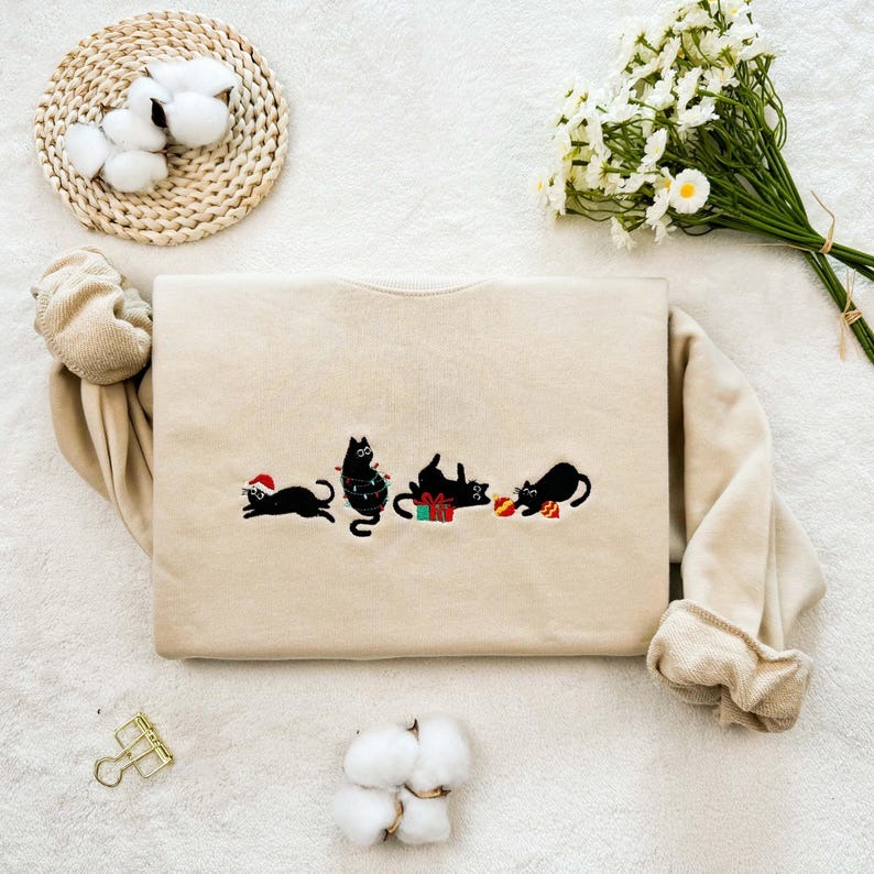 Embroidered Christmas Cat Sweatshirt HCMD0365