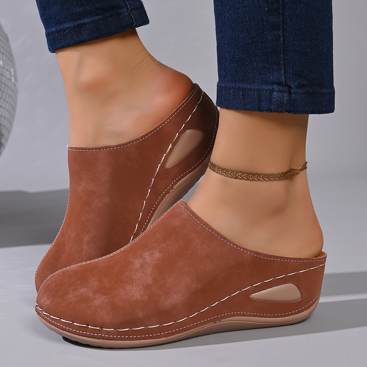 Vivastep - ergonomic and non-slip winter slippers for pain relief