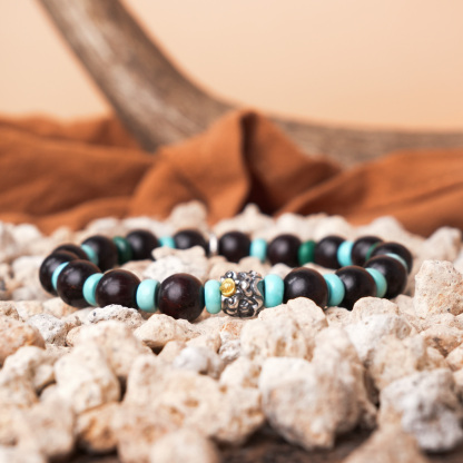 Red sandalwood and Green Pine