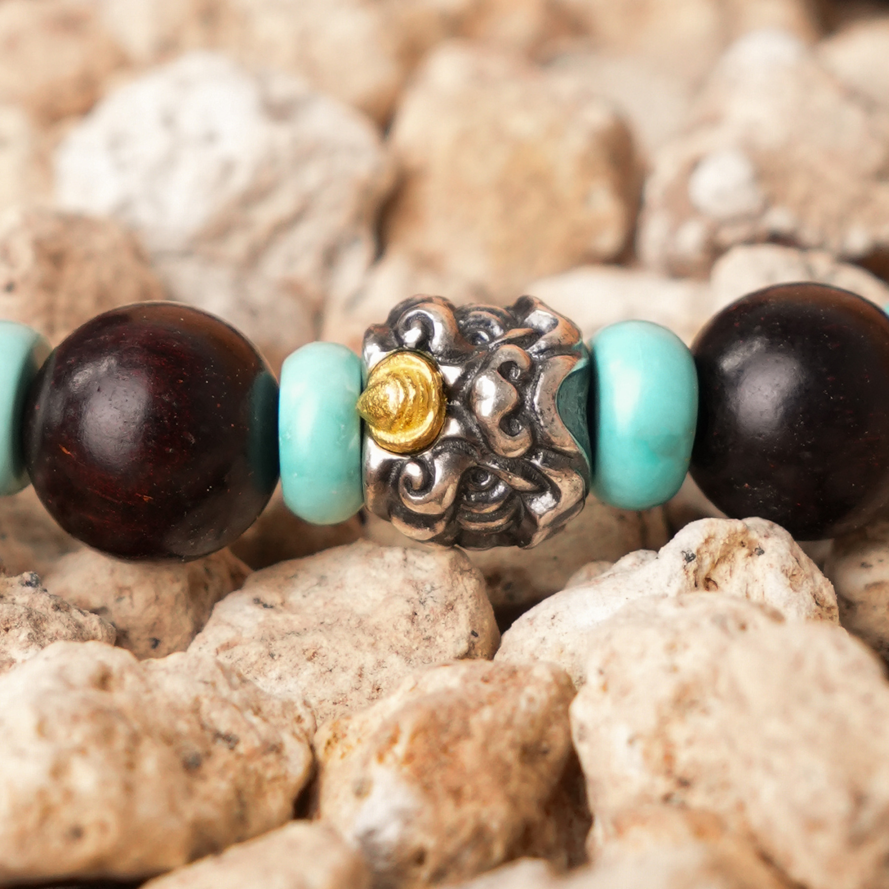 Red sandalwood and Green Pine