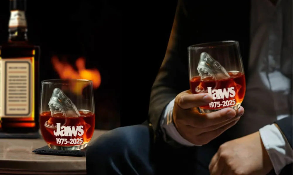 🦈Limited time sale🎁Jaws 50th Anniversary Limited-Edition Collector’s Bottle