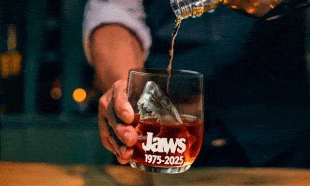 🦈Limited time sale🎁Jaws 50th Anniversary Limited-Edition Collector’s Bottle