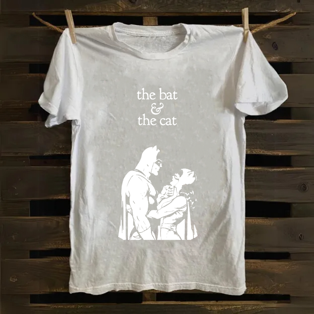 Unisex Vintage  Batman & Cat Woman comic art Cotton T-Shirt