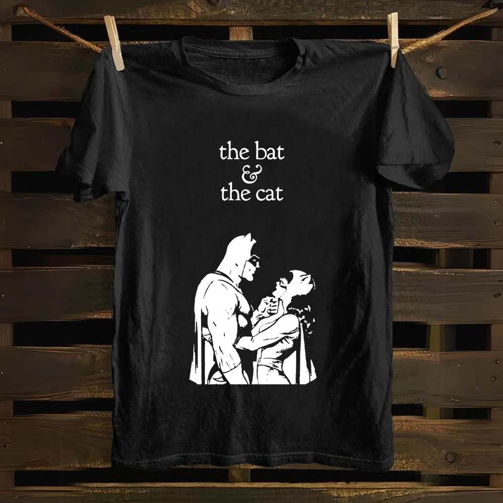 Unisex Vintage  Batman & Cat Woman comic art Cotton T-Shirt