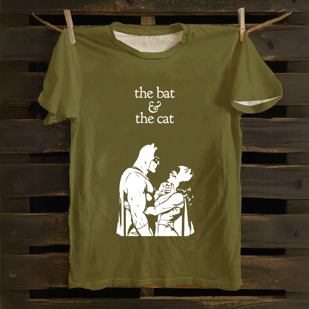 Unisex Vintage  Batman & Cat Woman comic art Cotton T-Shirt