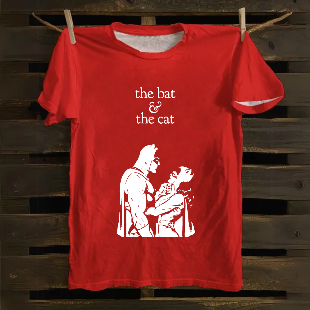 Unisex Vintage  Batman & Cat Woman comic art Cotton T-Shirt
