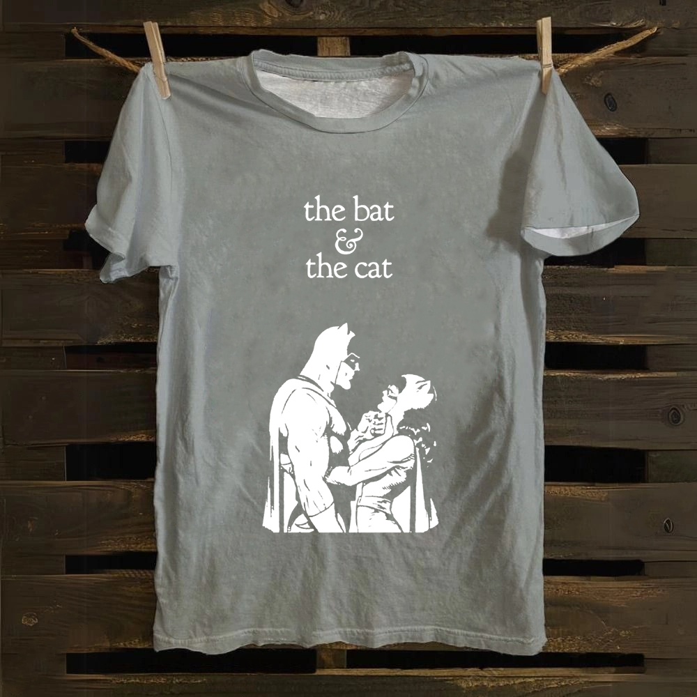 Unisex Vintage  Batman & Cat Woman comic art Cotton T-Shirt