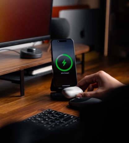  3-In-1 Foldable Magnetic Wireless Charging Station - Gray