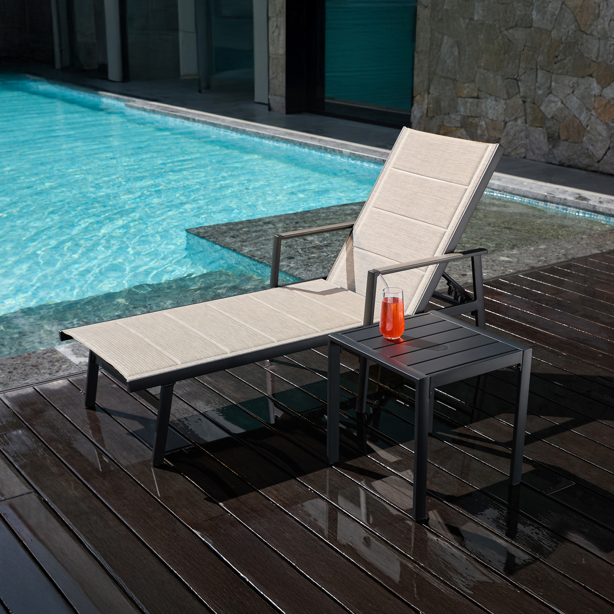 Luxury Outdoor Side Table – Rustproof Aluminum & Slatted Top design presents a beige outdoor lounge atmosphere. - Seehill