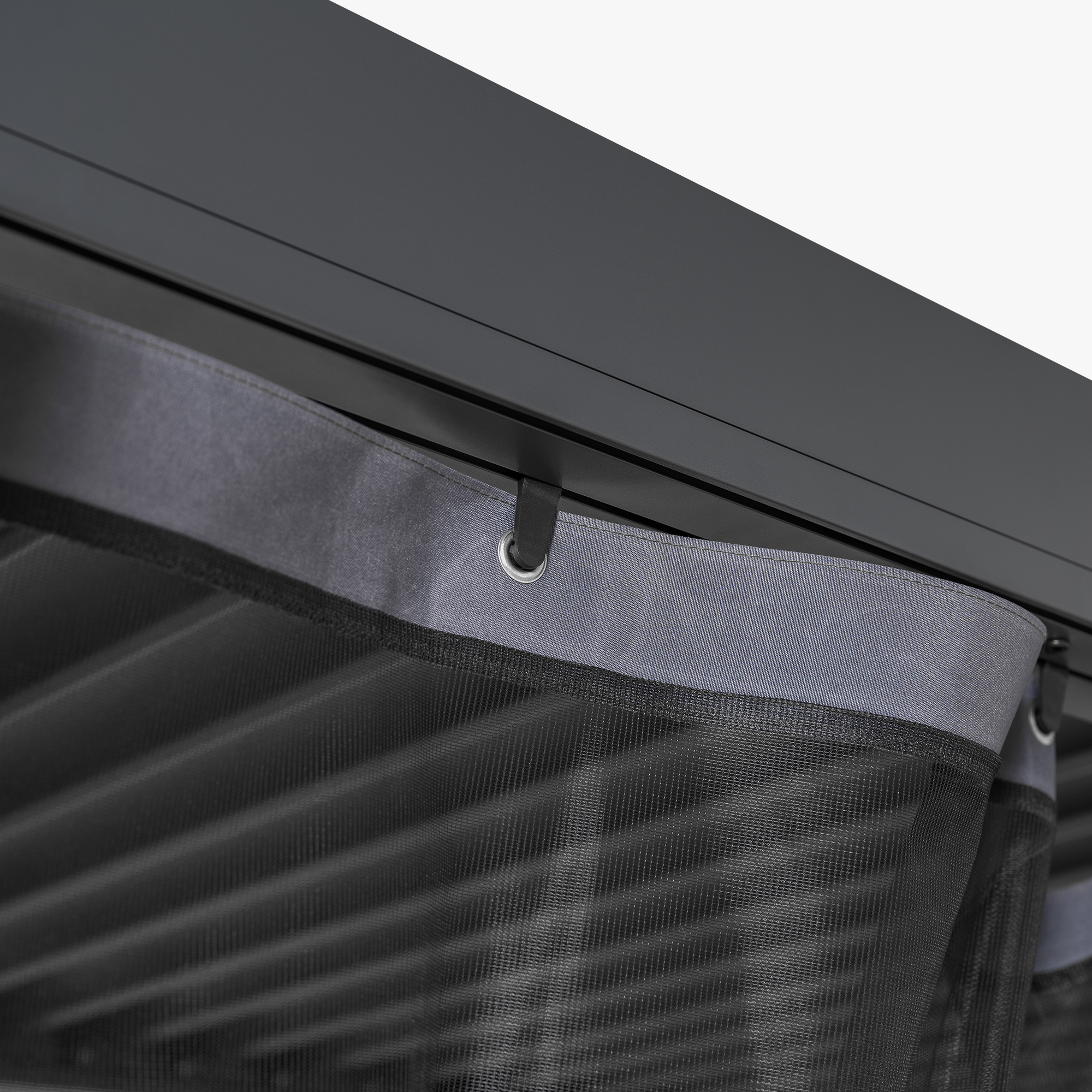 Aluminum Adjustable Louvered Pergola with Curtains and Netting